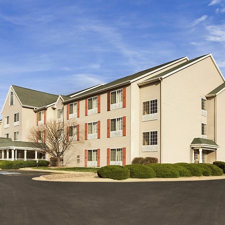 Country Inn & Suites By Radisson, Clinton, Ia Экстерьер фото